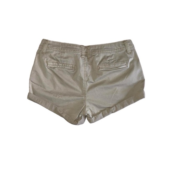 ABERCROMBIE & FITCH PLEATED FRONT KHAKI SHORTS · SIZE 0/25 - Picture 2 of 6